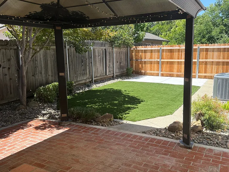 560 Edgewood Dr — Photo 16