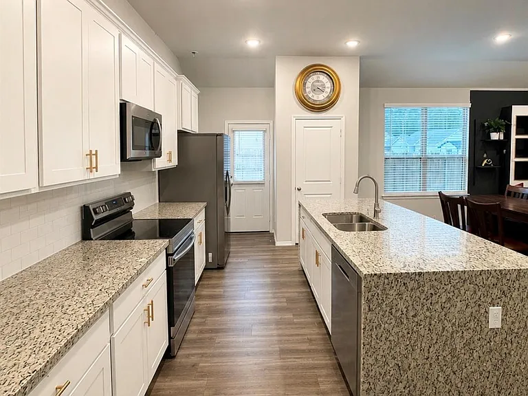 2335 Cedar Place Dr — Photo 8