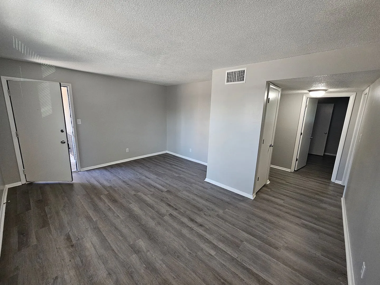 2 bed, 1.0 bath, 950 sqft, $1,199 — Photo 4
