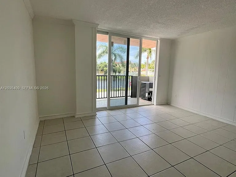 2075 NE 164th St #204 — Photo 18