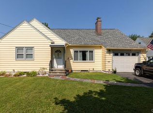 111 Kenwick Dr, Syracuse, NY 13208