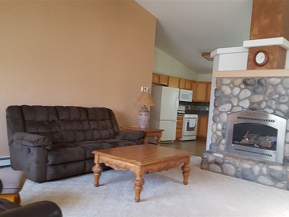 2nd image of 669 N Saddle Rock Dr