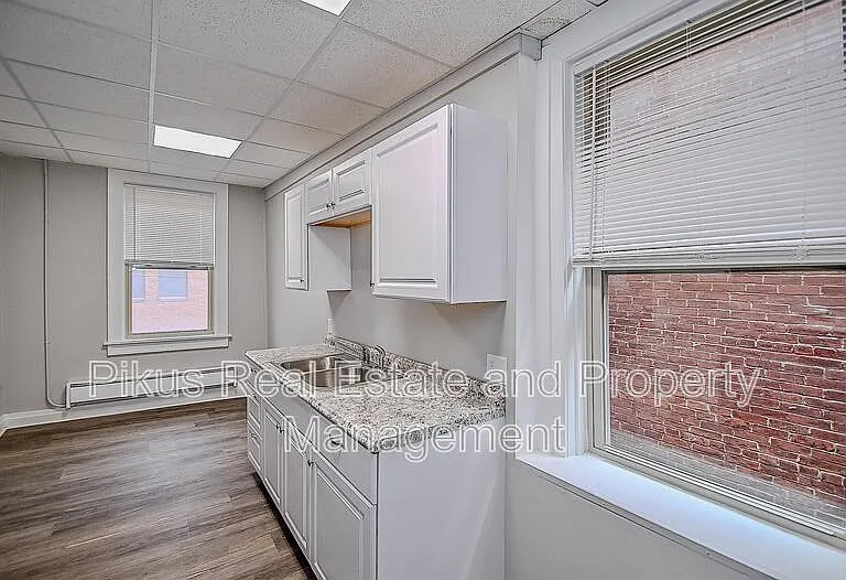 111 Lincoln Way W #2 — Photo 4
