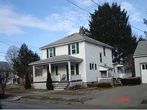 37 Brewster St photo 1