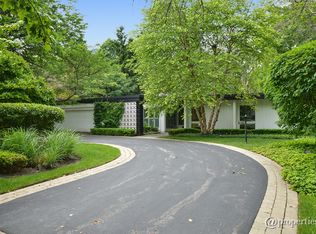 992 Chaucer Ln, Highland Park, IL