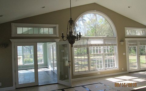 4th image of 405 SW Hamlet Cir