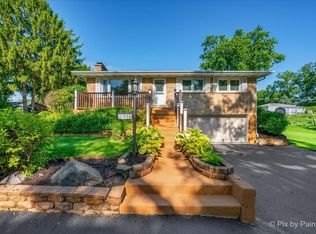 3911 Eastway Dr, Island Lake, IL 60042