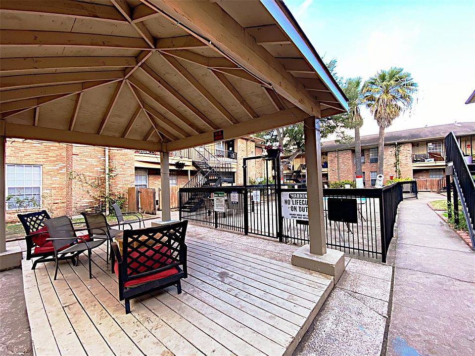 1st image of 5704 Edgemoor Dr #35
