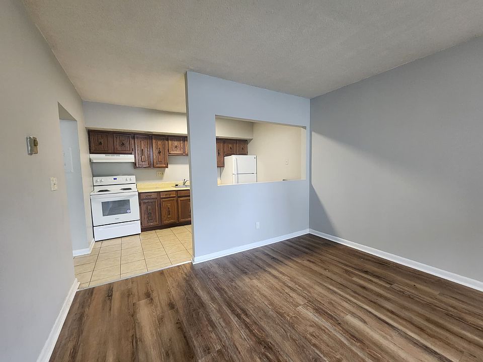 1st image of 104 Lexington Ave #Bb
