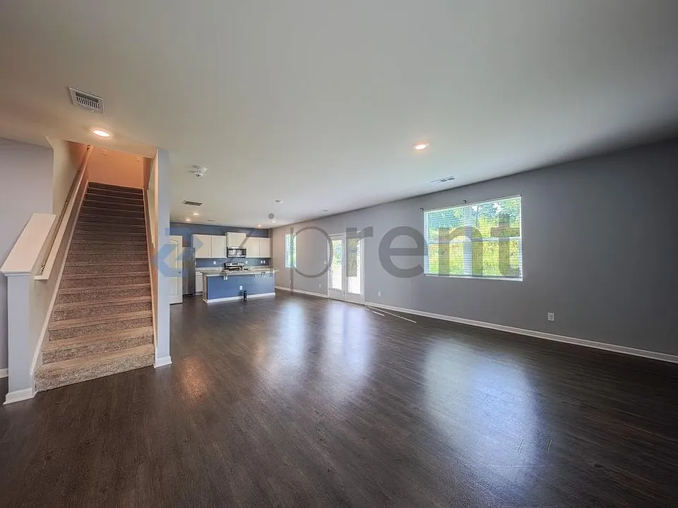 211 Embry Blvd