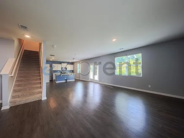 211 Embry Blvd, Pendergrass, GA 30567