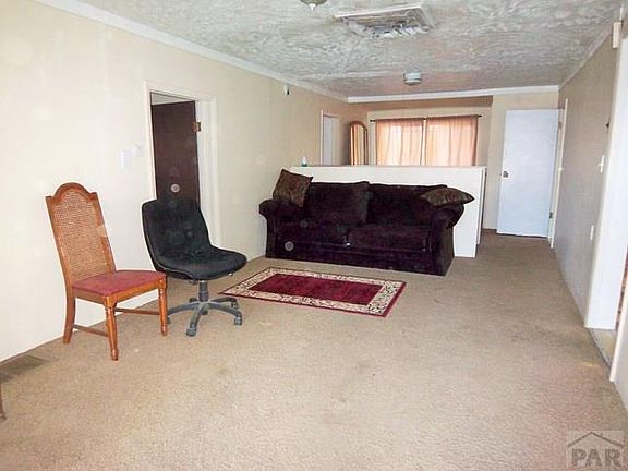3rd image of 1609 E 3rd St