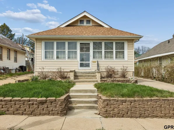 424 Grover St, Omaha, NE 68108