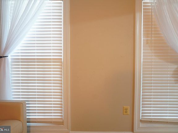 4th image of 15407 Jennings Ln