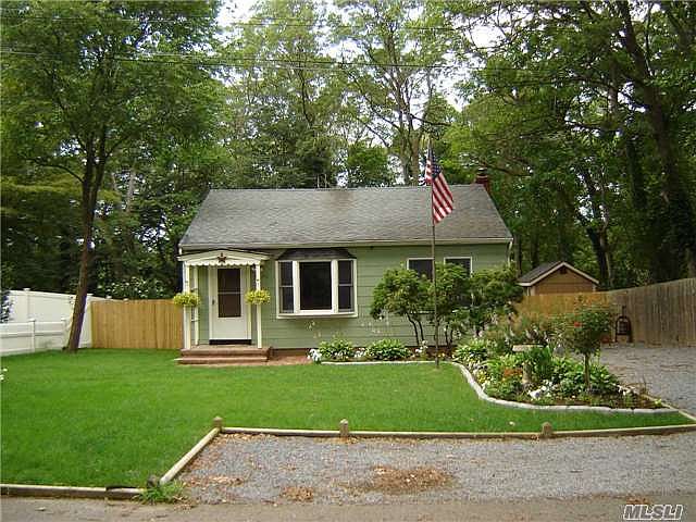 1st image of 23 Shinnecock Dr
