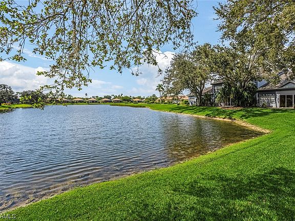 3rd image of 8025 Glen Abbey Cir