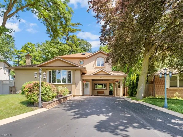 583 Stephens Cres, Oakville, ON L6K 1Y2