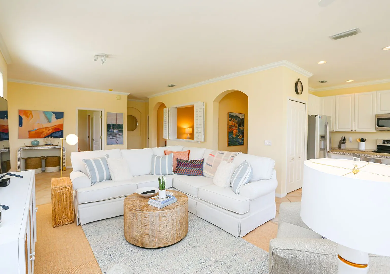 2/2 Beautiful Coach Home ** Spanish Wells Golf And Country Club Community ** Community Pools ** — Photo 2
