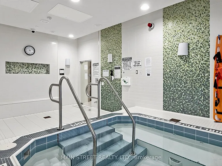 7900 Bathurst St #228 — Photo 23