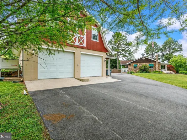 2721 Robert Arthur Rd, Westminster, MD 21158
