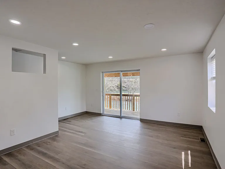 153 Kathleen Dr #1 — Photo 9