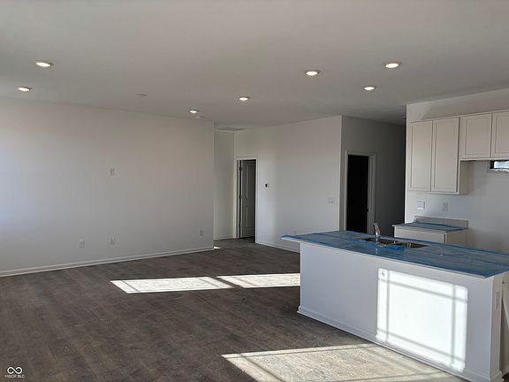 3rd image of 9237 Kavanaugh Dr