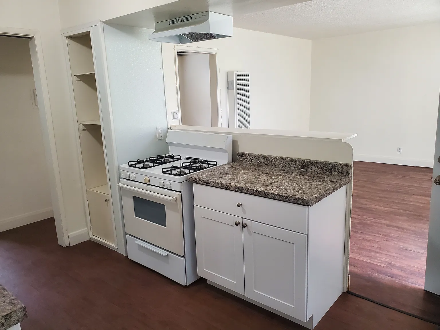 1 bed, 550 sqft, $1,575 — Photo 3