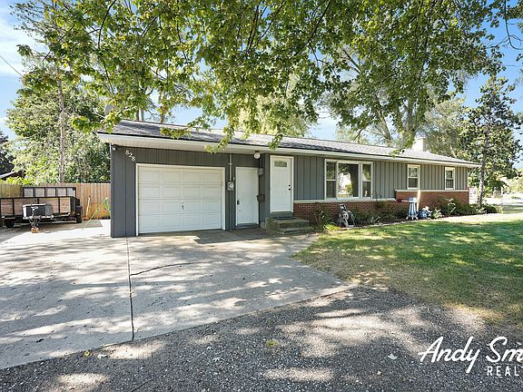 2nd image of 828 Butternut Dr