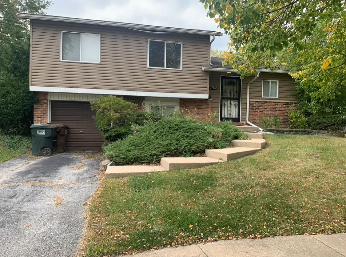 17640 Pheasant Ln photo 1