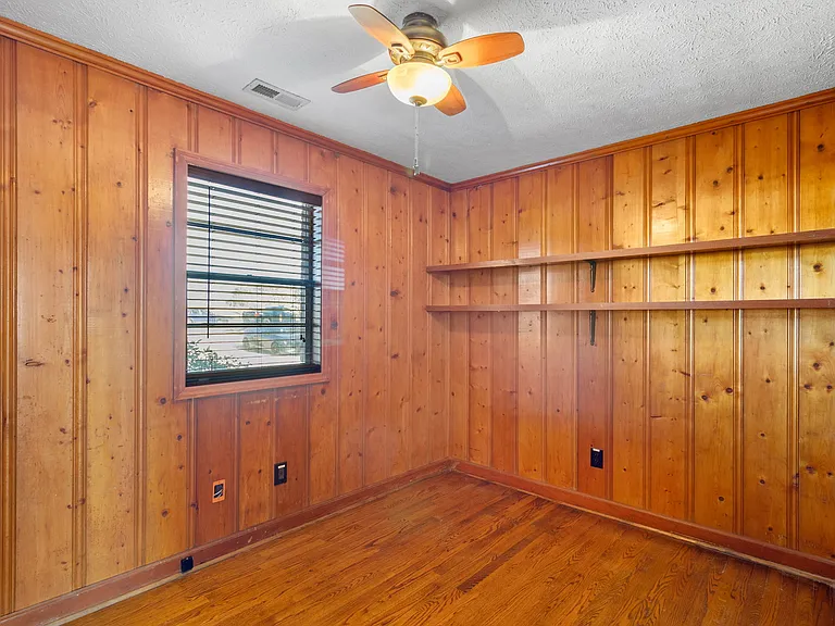 6895 Raeford Rd — Photo 9