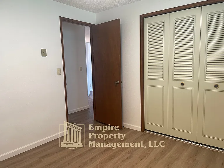 1287 W 12th Ave #1 — Photo 11