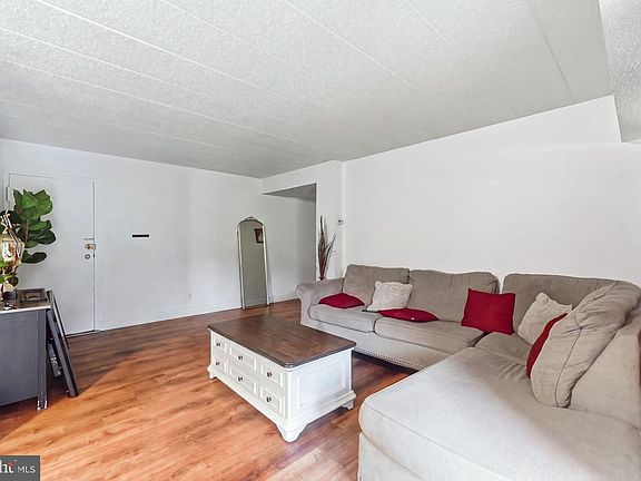 4th image of 9205 New Hampshire Ave APT B2