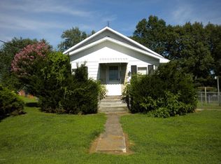 2606 Carnahan St, Eldorado, IL 62930