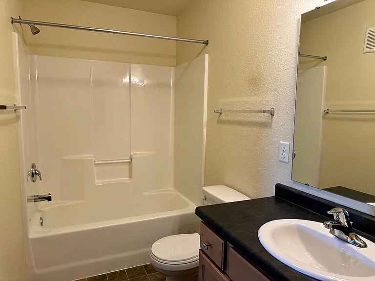 West Lake II Apartments — Photo 17