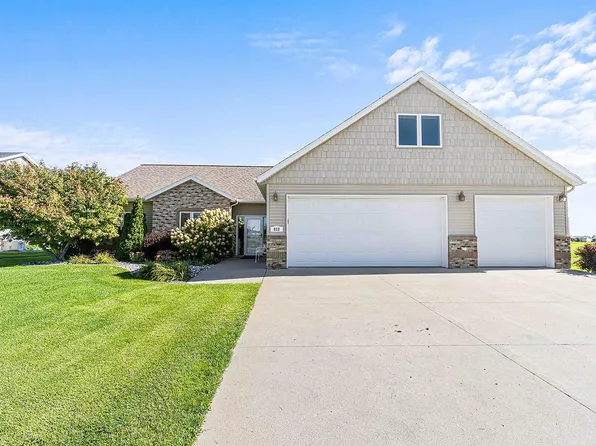 812 36th St S, Moorhead, MN 56560