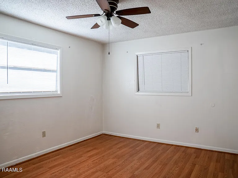 213 Birch Dr — Photo 10