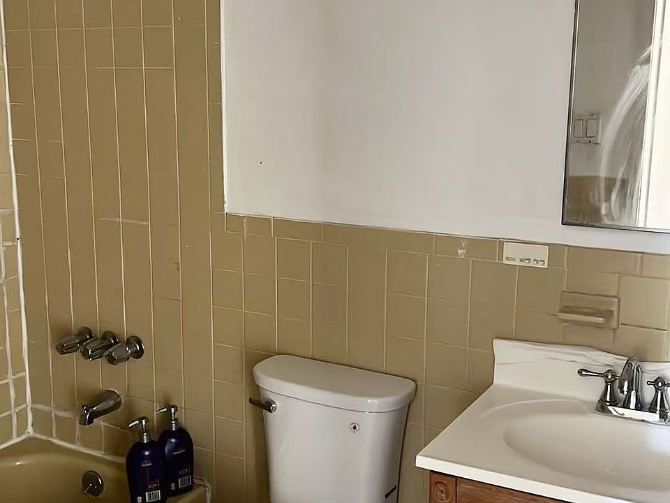 2nd image of 9719 94th St #2FT