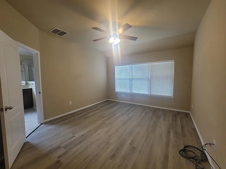 2793 Crescent Lake Dr — Photo 12