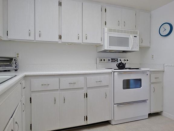 4th image of 5884 Driftwood Pl