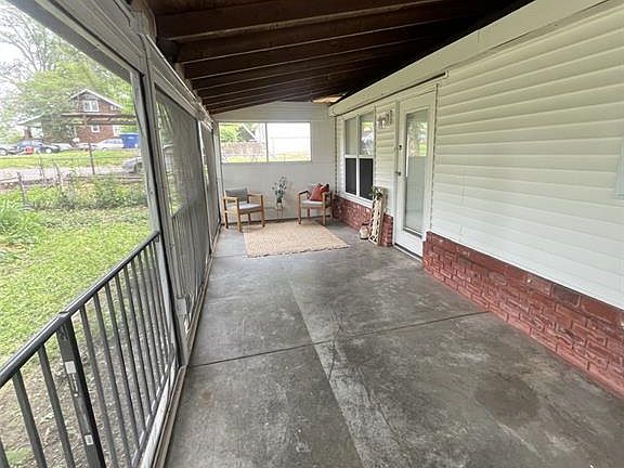 3rd image of 22 Jean Dr #1/2