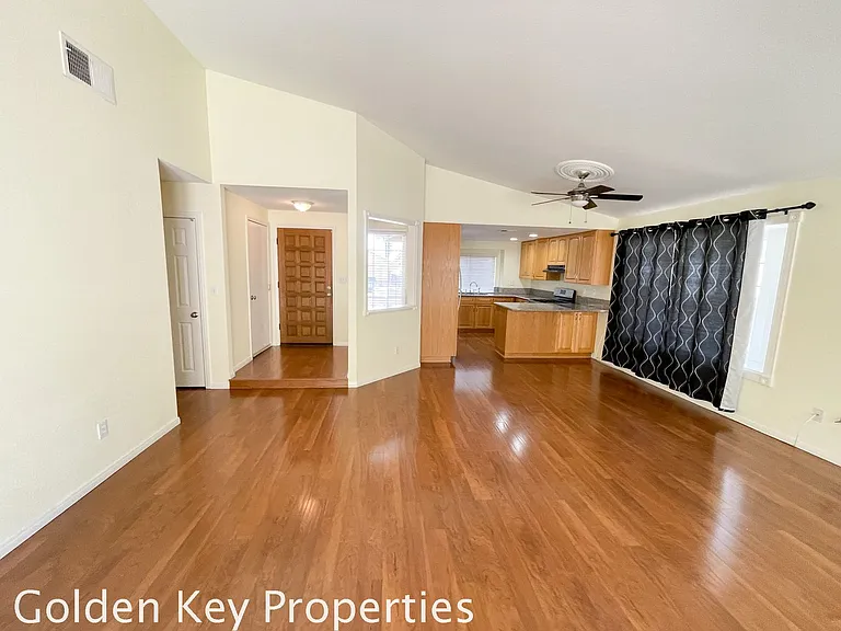 165 Paseo Marguerita — Photo 3