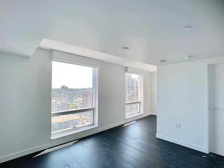 1111 Richards St — Photo 5