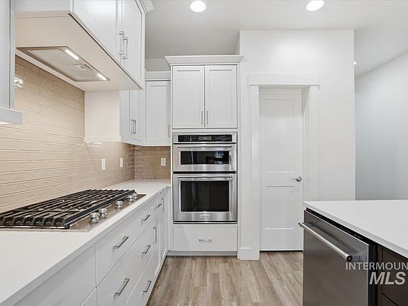 4th image of 18204 N Phlox Way