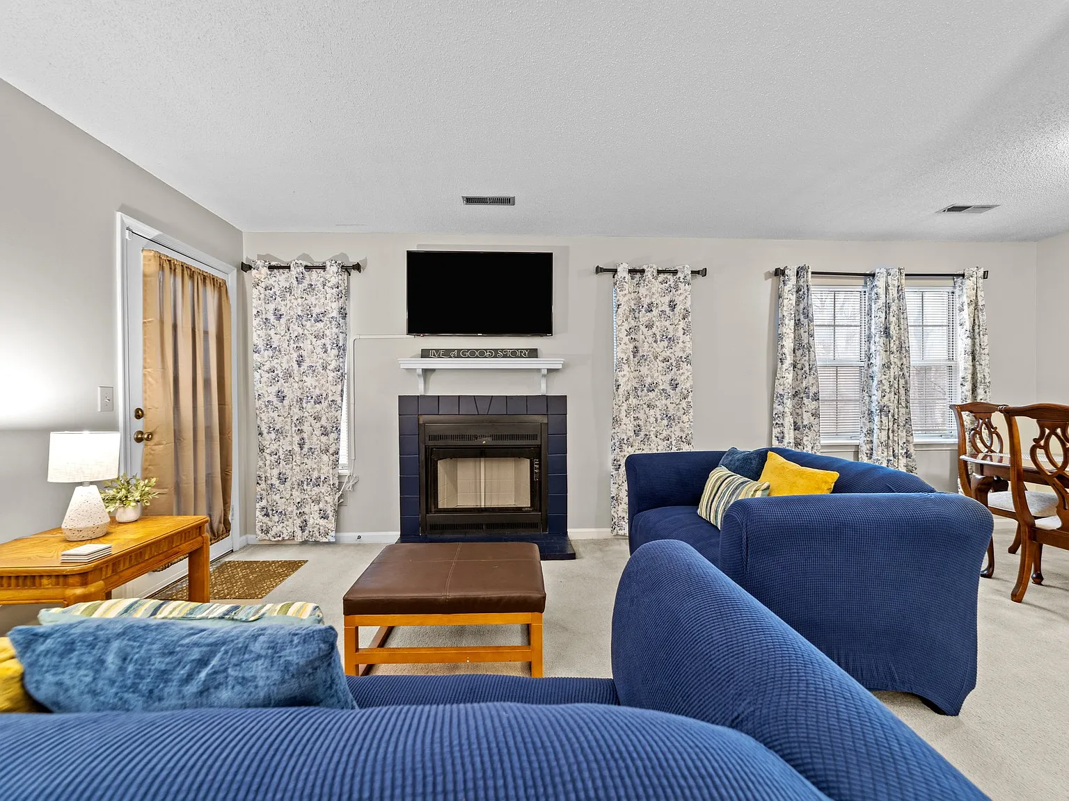 2 bed, $1,700 — Photo 2