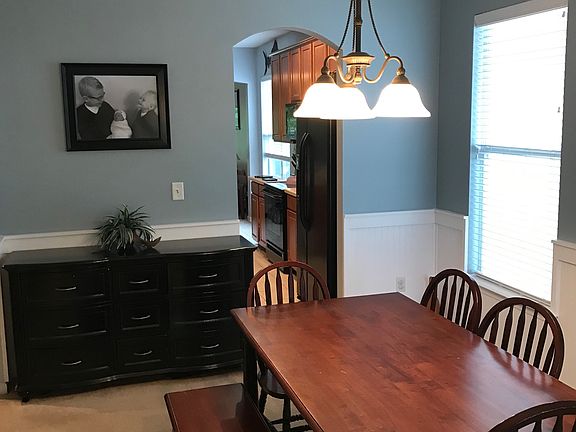 4th image of 300 Silver Glen Ave
