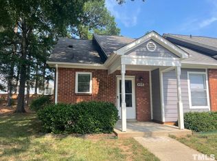 405 Huntington Park Dr, Morrisville, NC 27560