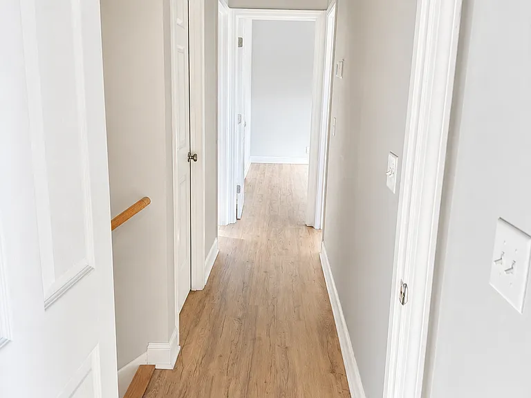 2201 McLaurin Dr — Photo 2