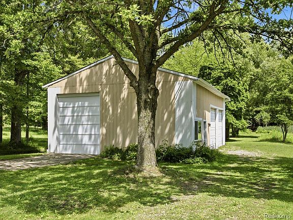 2nd image of 2861 Church Rd