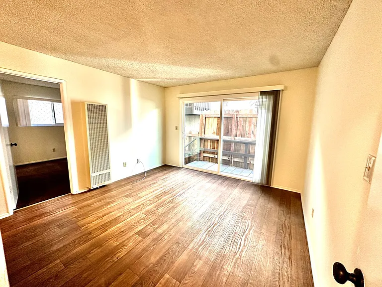 737 Center Pl — Photo 14