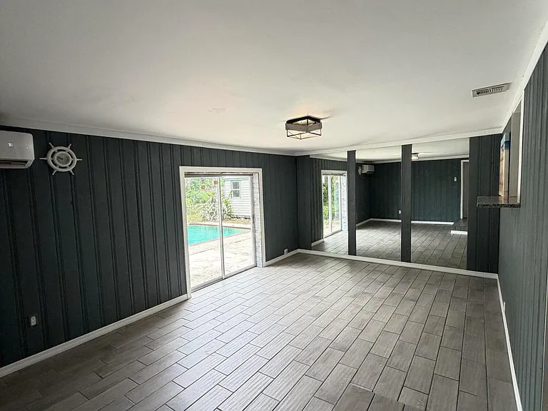 1717 La Marche Dr — Photo 15